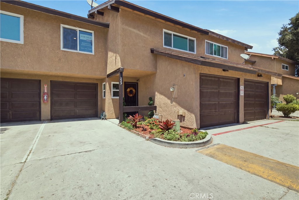 229 S Palm Avenue Property Photo 1