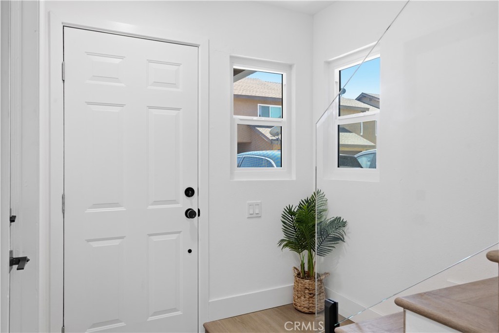 229 S Palm Avenue Property Photo 4