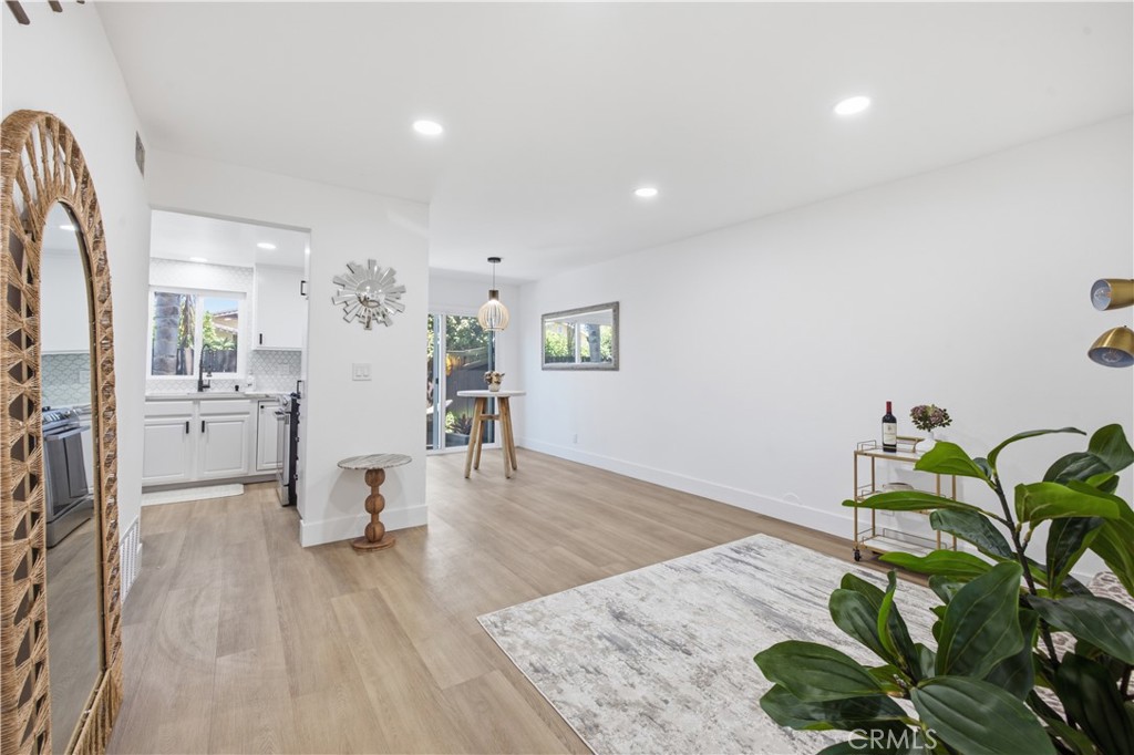 229 S Palm Avenue Property Photo 8