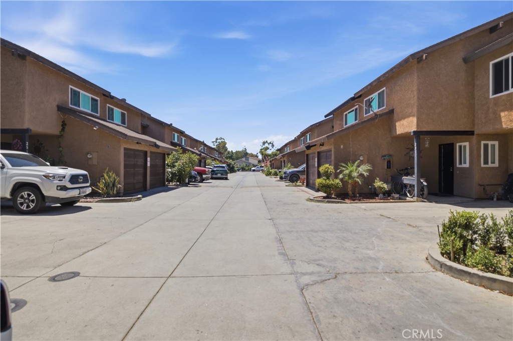 229 S Palm Avenue Property Photo 44