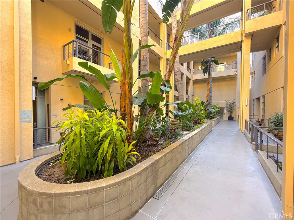 133 The Promenade N 107 Property Photo 28
