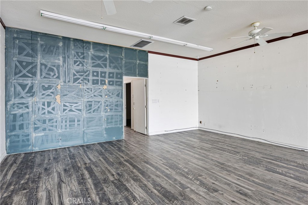 13048 Hawthorne Property Photo 7