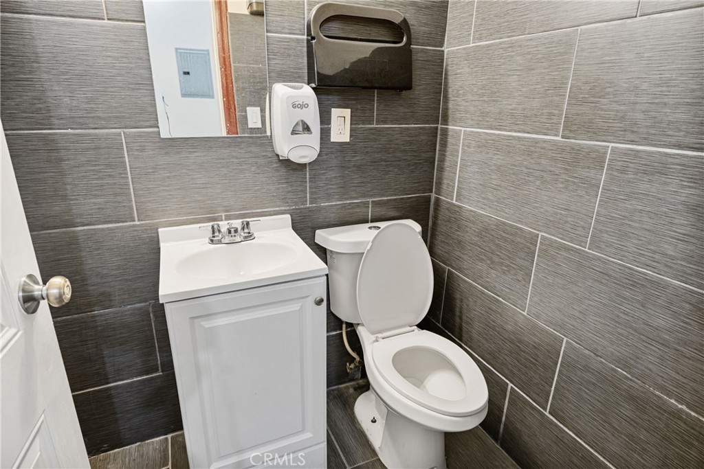 13048 Hawthorne Property Photo 11