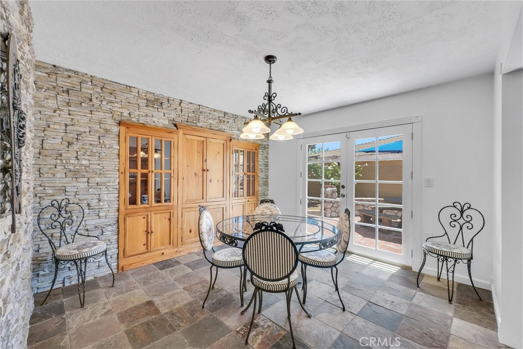 2117 Deodar Property Photo 8