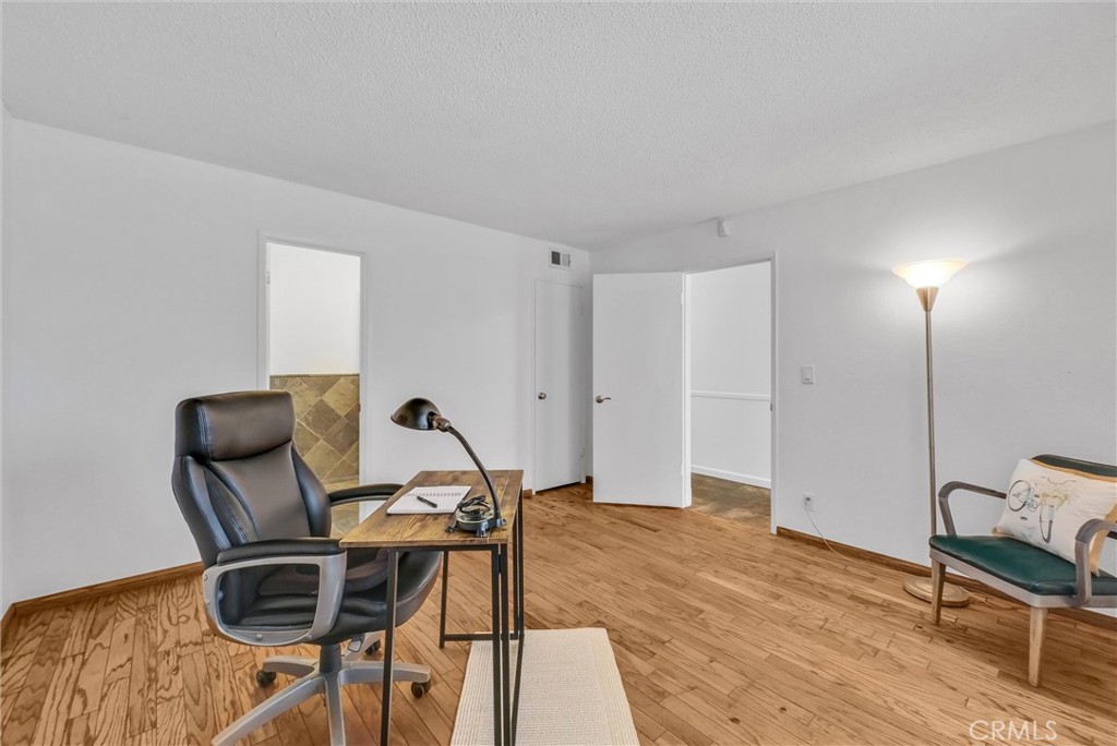 2117 Deodar Property Photo 11