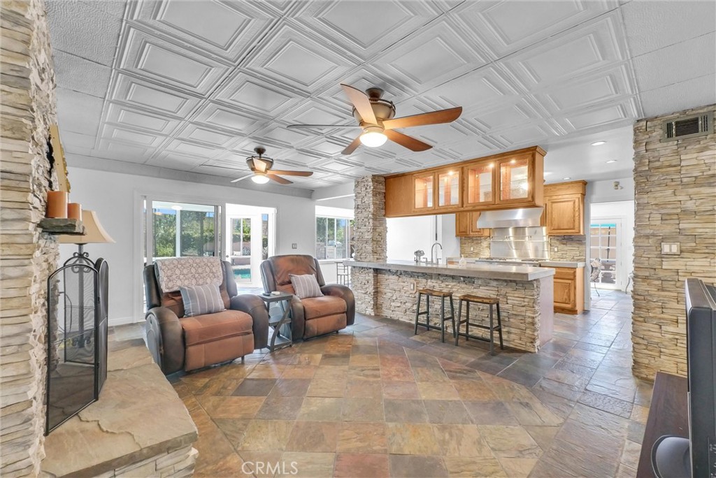 2117 Deodar Property Photo 15