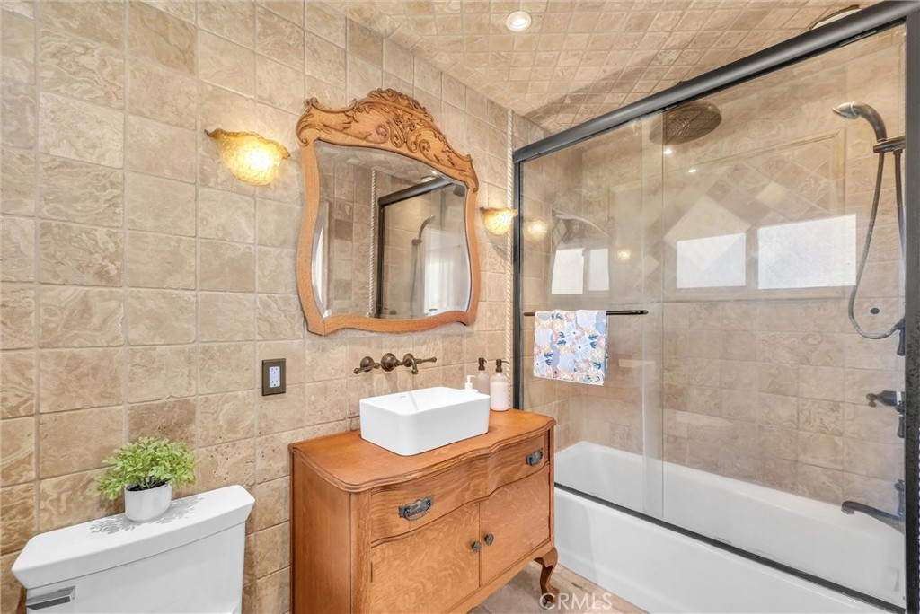 2117 Deodar Property Photo 32
