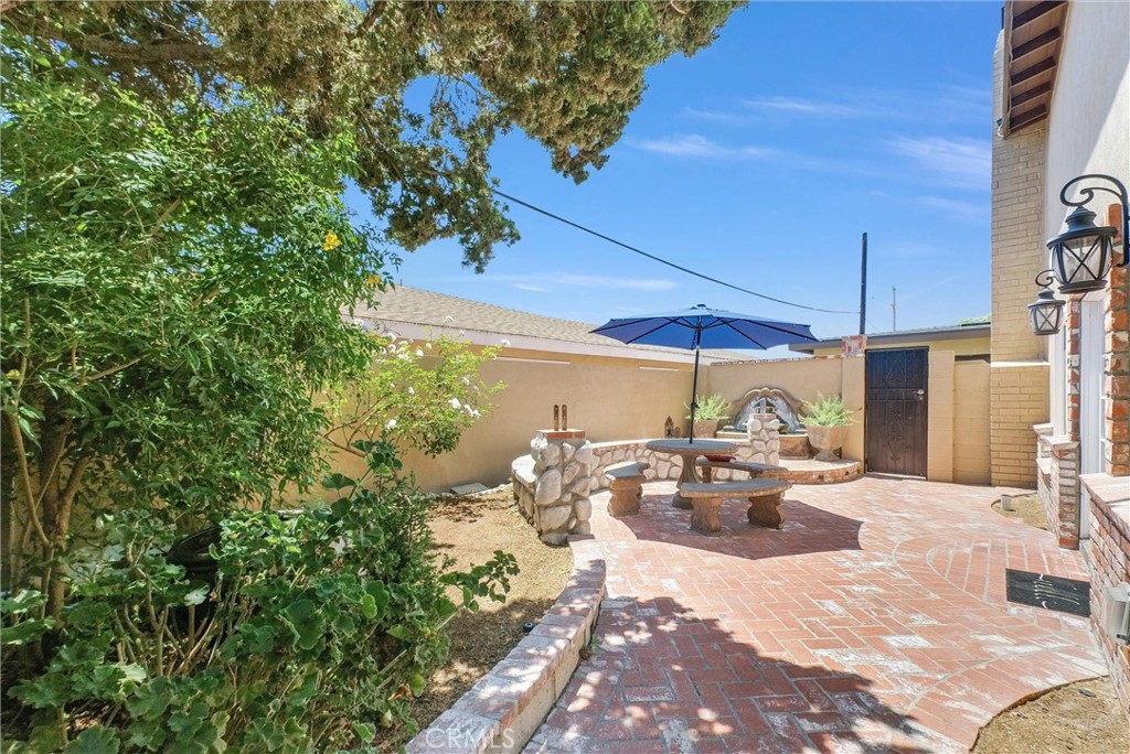 2117 Deodar Property Photo 36