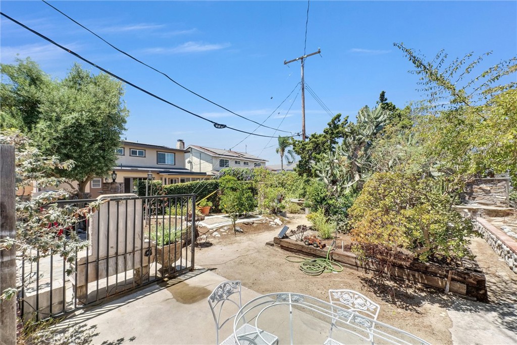 2117 Deodar Property Photo 42