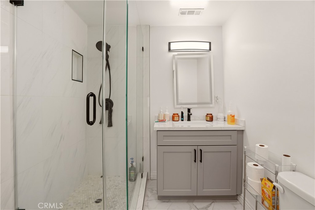 339 E 103 Street Property Photo 17