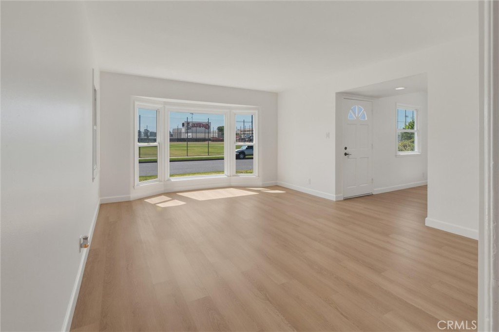 4312 Lomina Property Photo 7