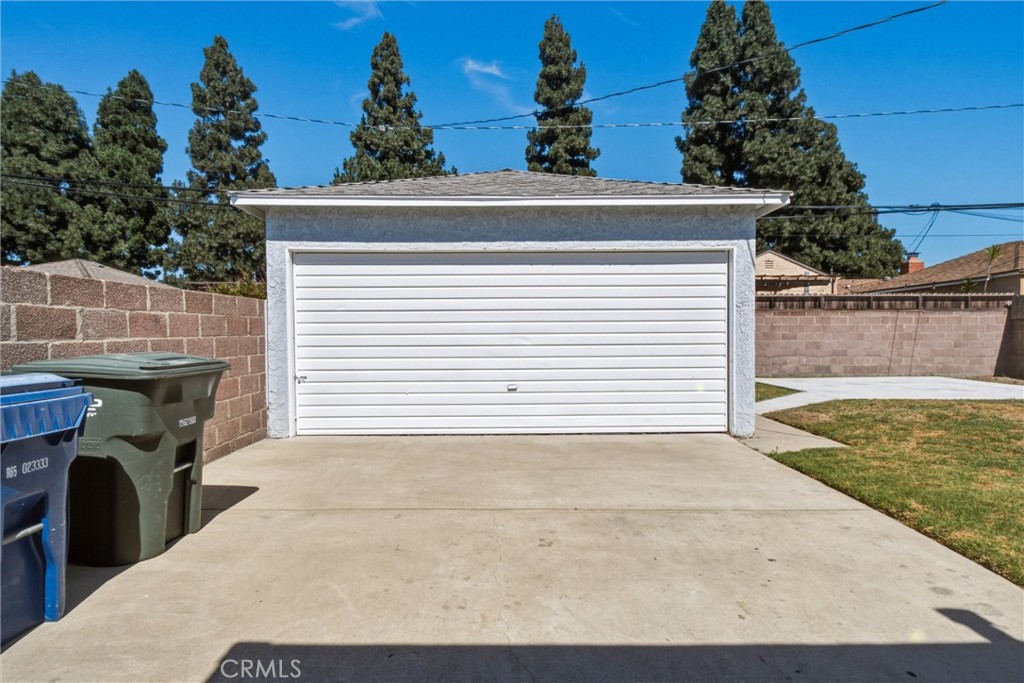 4312 Lomina Property Photo 25