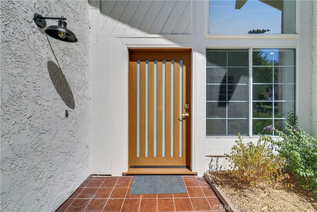 15261 La Belle Street Property Photo 6