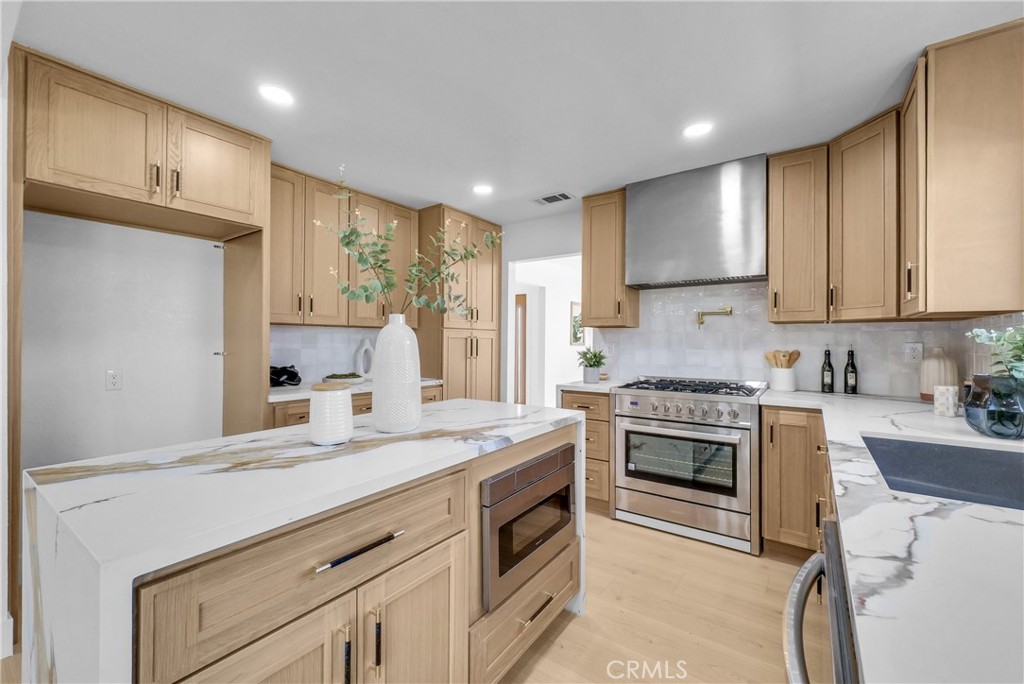 15261 La Belle Street Property Photo 15
