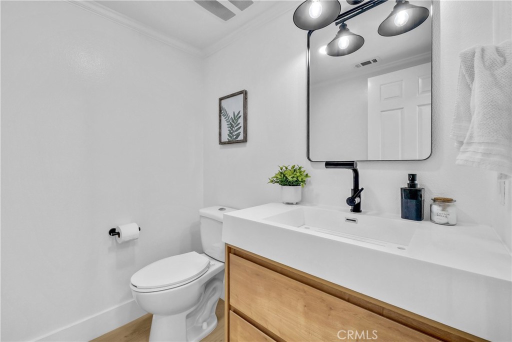 15261 La Belle Street Property Photo 21