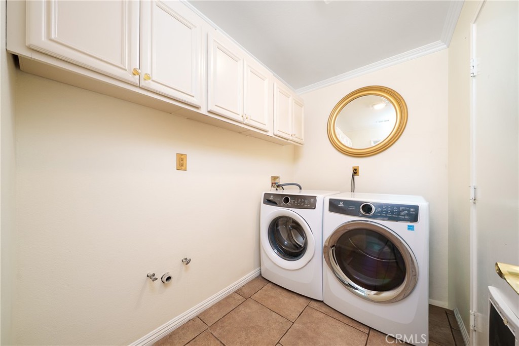 12241 Queensbury Property Photo 24