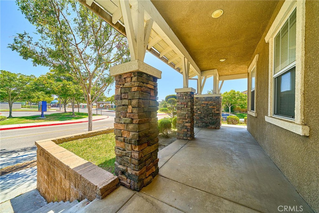 1361 Starbuck Property Photo 6
