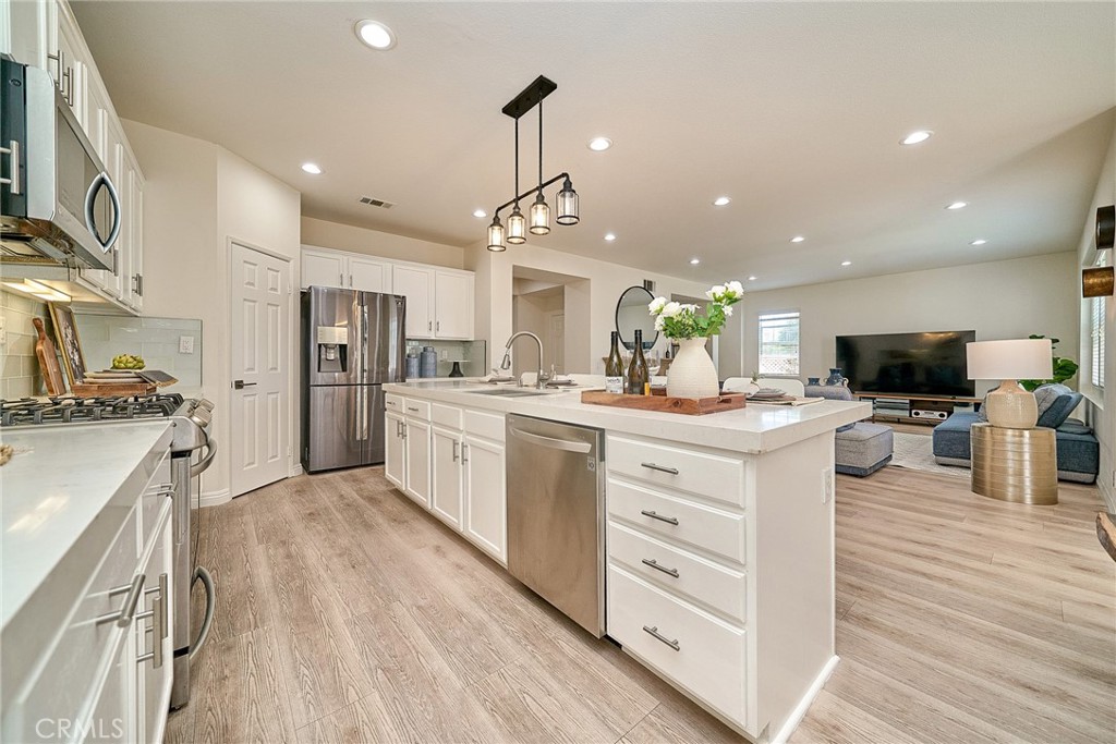 1361 Starbuck Property Photo 16