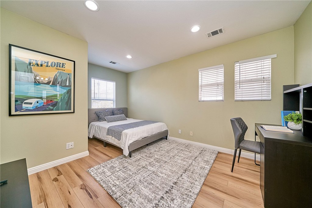1361 Starbuck Property Photo 39