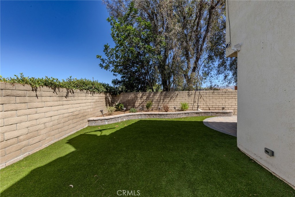 160 N Eucalyptus Property Photo 40