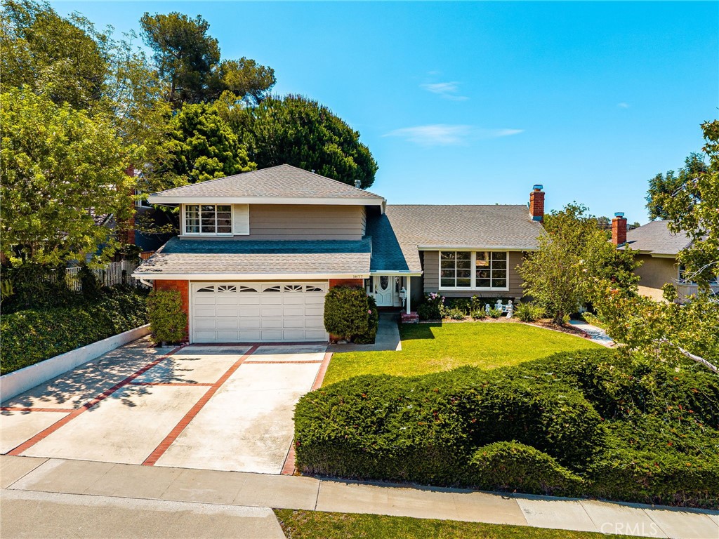 1877 Swan Circle Property Photo 1