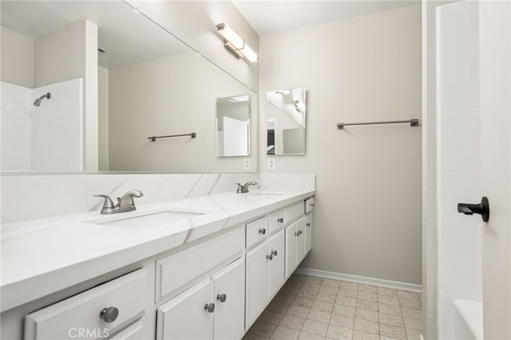 1877 Swan Circle Property Photo 18