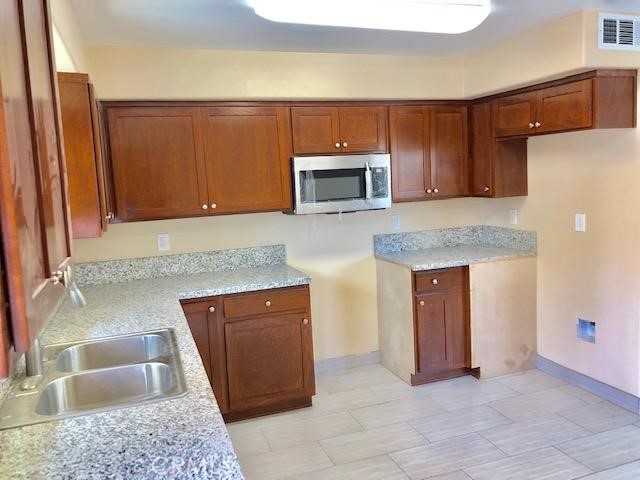 3534 W 67th Street Property Photo 5