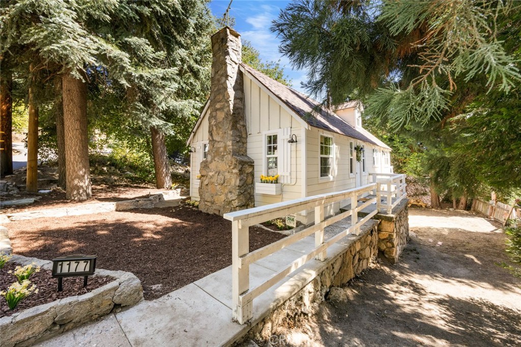 1177 Bear Springs Road Property Photo 3