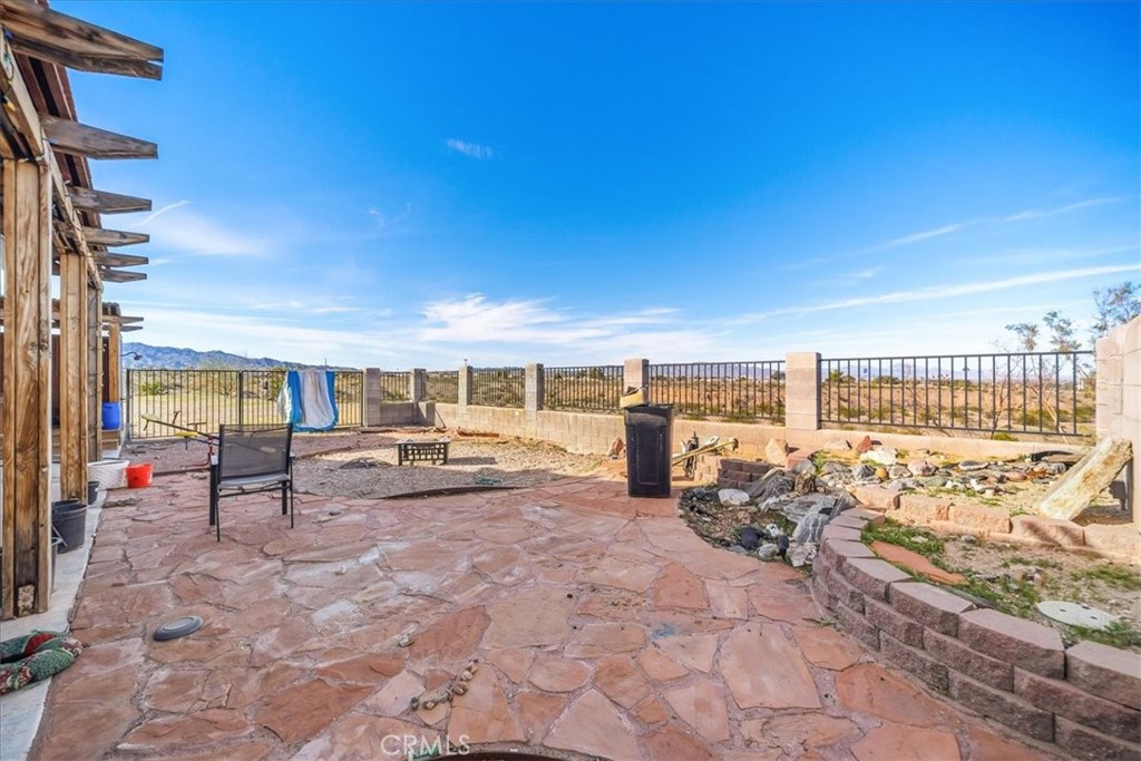 1348 Redwood Property Photo 34