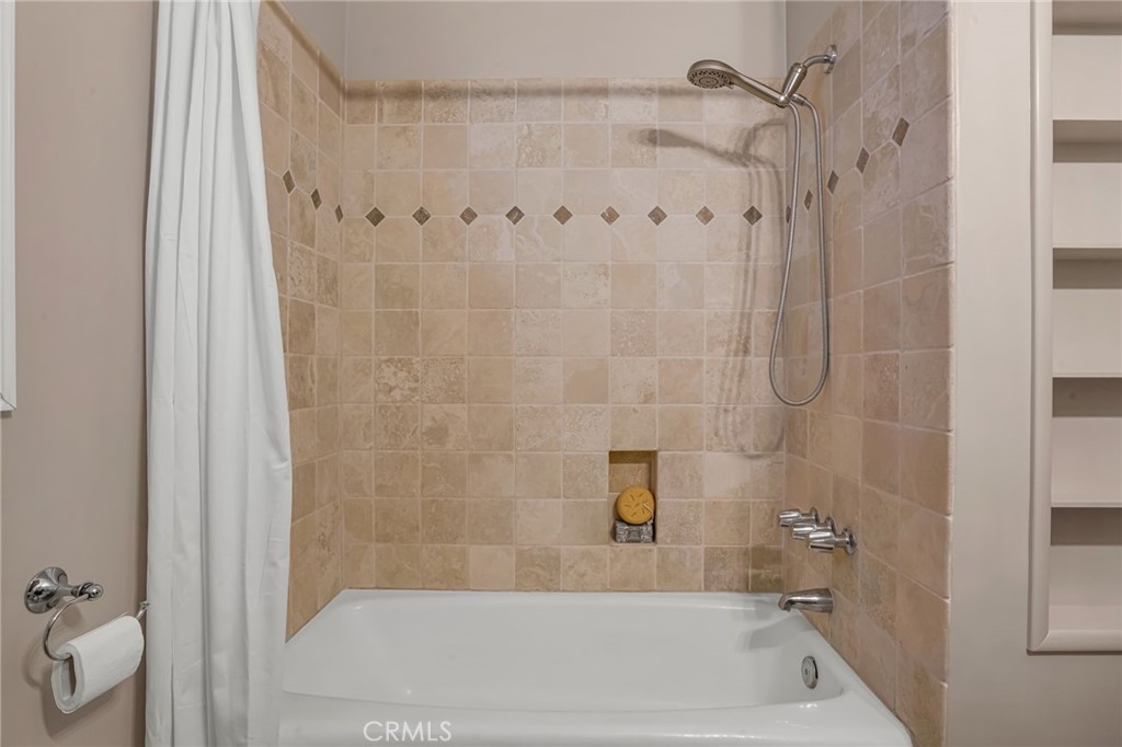 4852 Coldbrook Property Photo 12