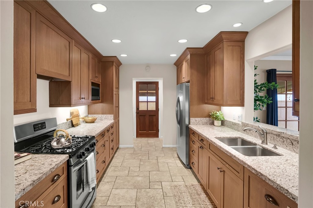 4852 Coldbrook Property Photo 17