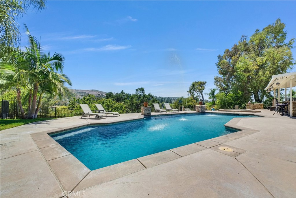 375 S Via Montanera Property Photo 3