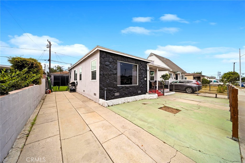 6522 Hereford Property Photo 4