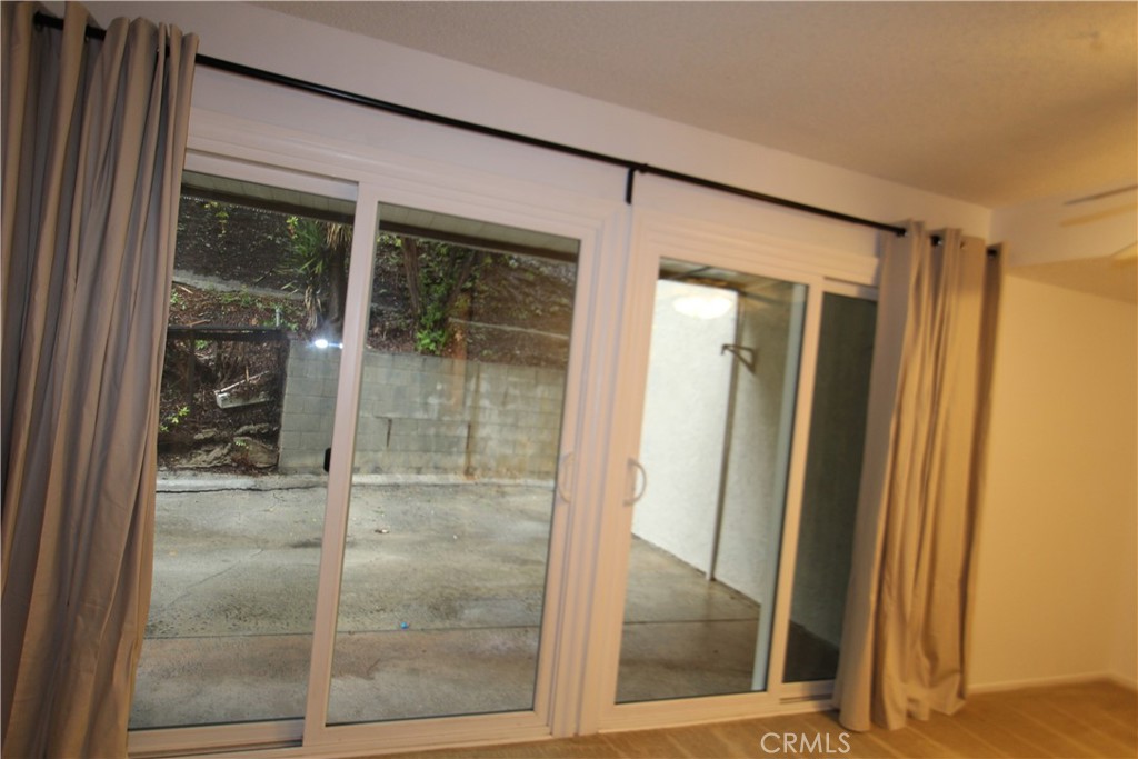 1137 Rosecrans Property Photo 6