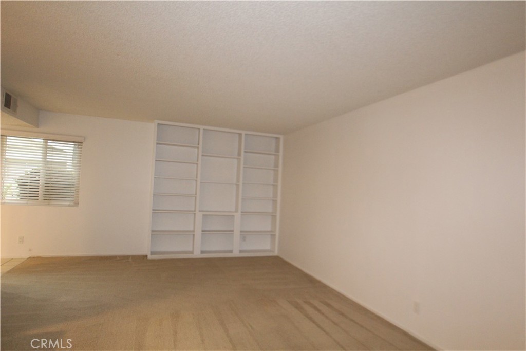1137 Rosecrans Property Photo 7