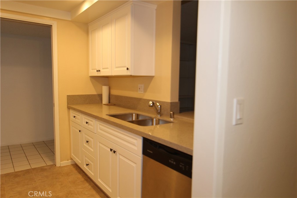 1137 Rosecrans Property Photo 16