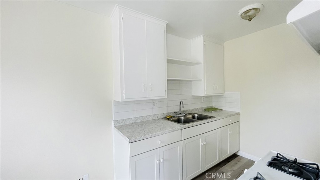 1083 Gaviota Avenue Property Photo 12
