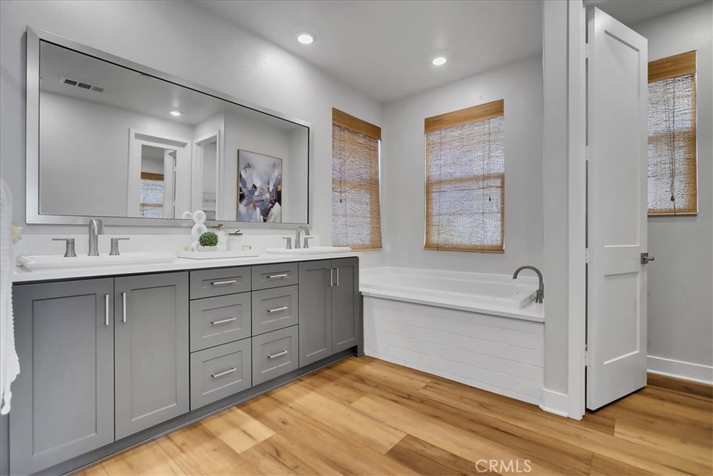 137 Rondo Property Photo 34