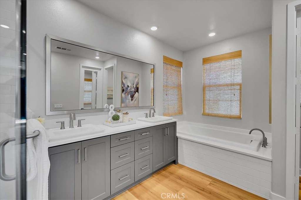 137 Rondo Property Photo 36