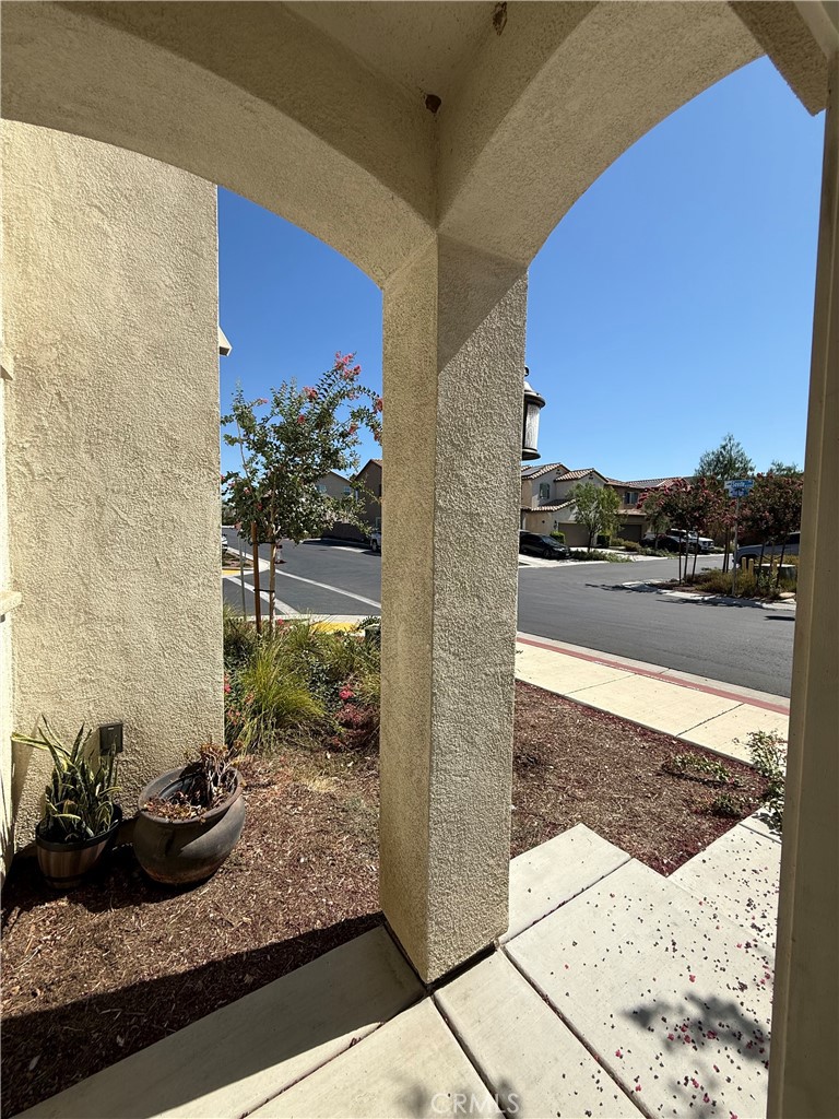 27459 Red Rock Property Photo 3