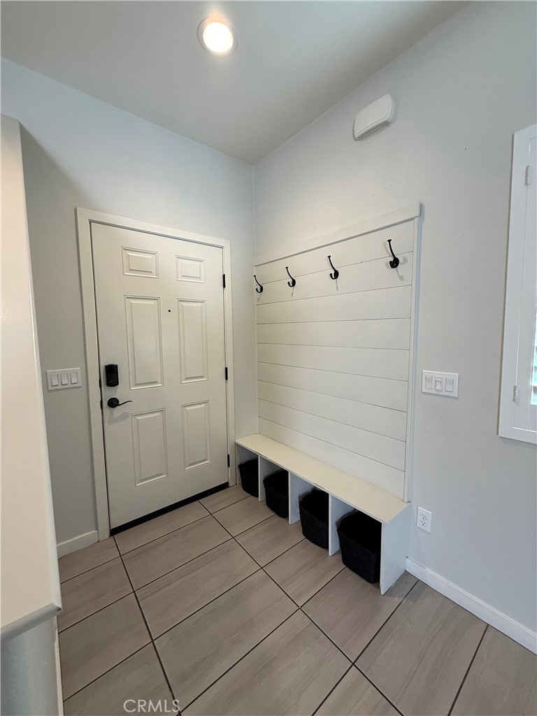 27459 Red Rock Property Photo 4