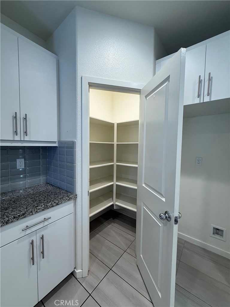 27459 Red Rock Property Photo 8