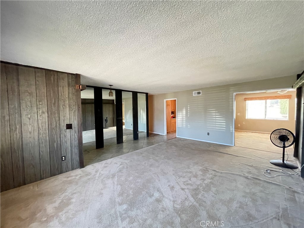 1136 Yosemite Property Photo 3
