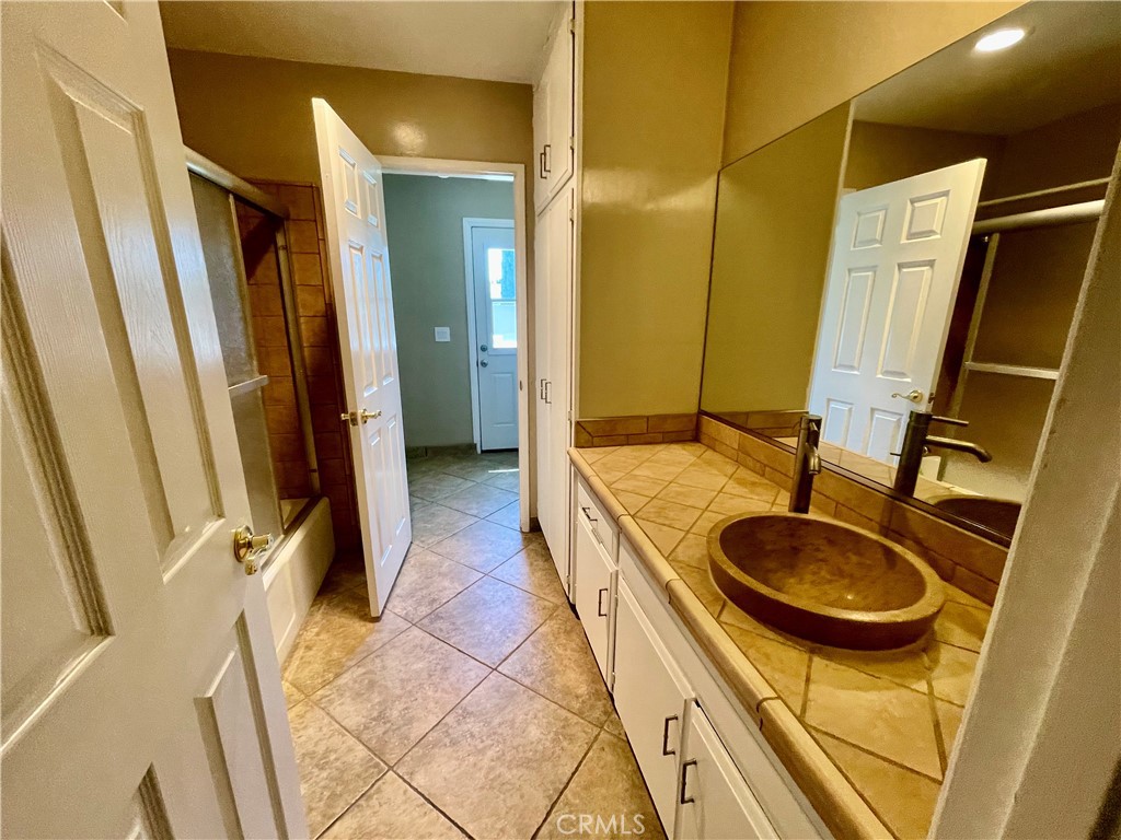 1136 Yosemite Property Photo 12