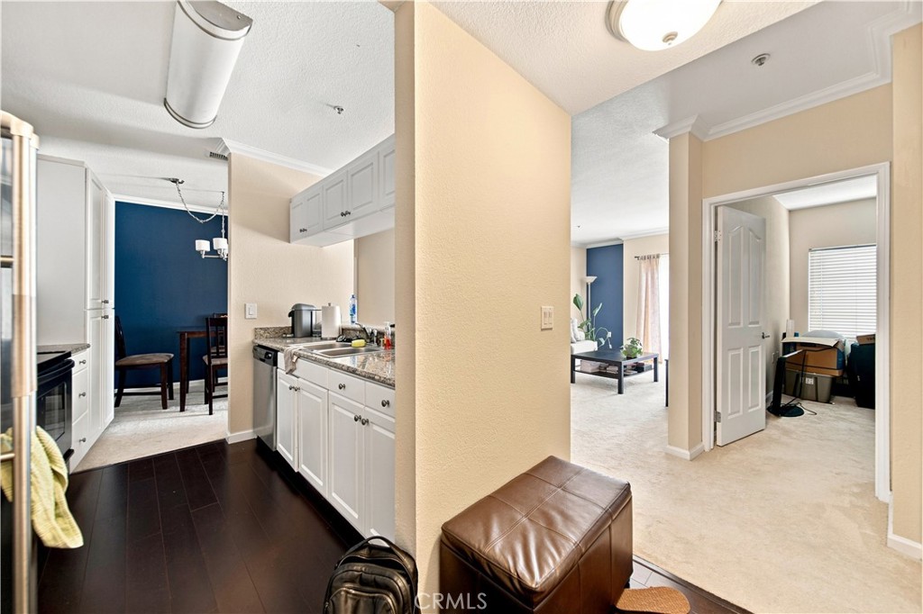 838 Pine 515 Property Photo 5