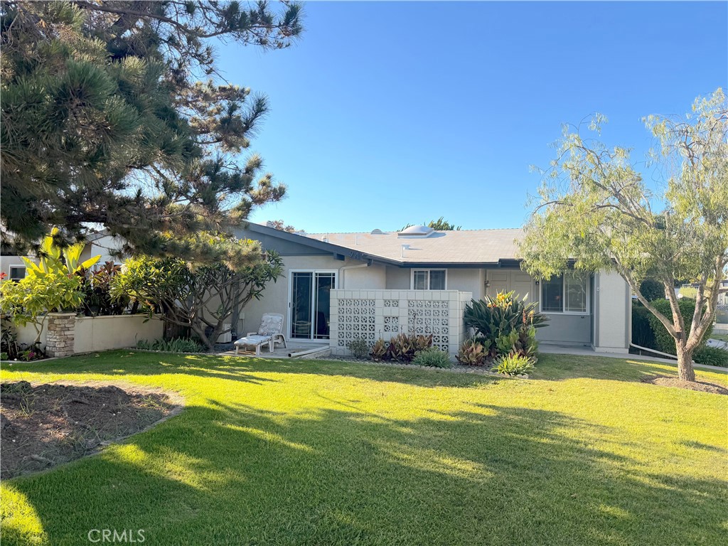 13320 Del Monte Drive 9A Property Photo 1