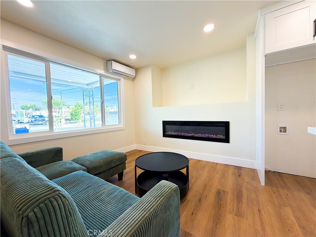 110 N Western Property Photo 3