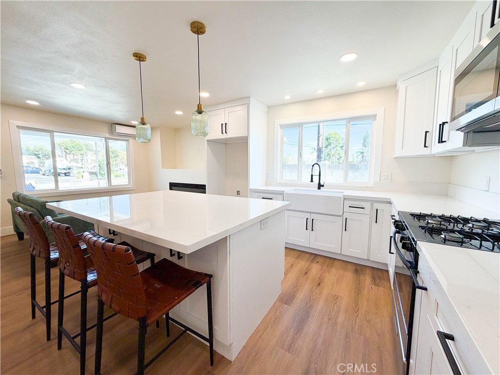 110 N Western Property Photo 4