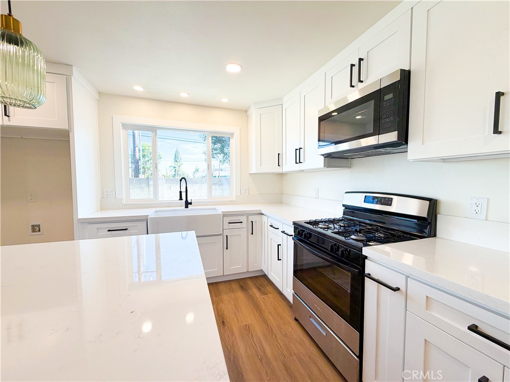 110 N Western Property Photo 5