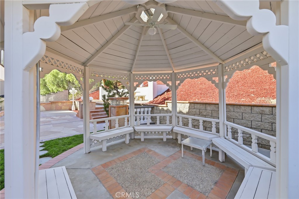 17529 Cloverdale Property Photo 31